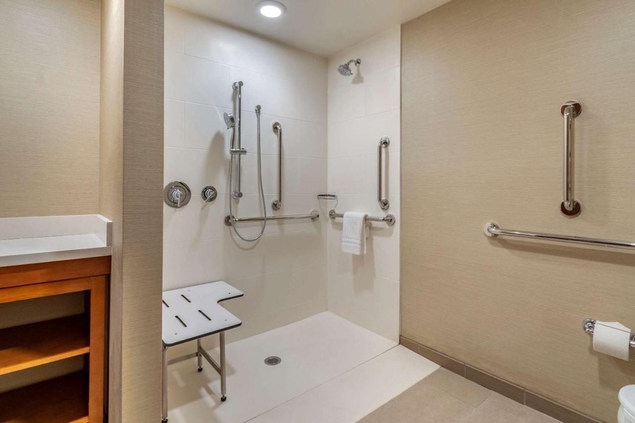 Comfort Suites Camp Hill-Harrisburg West Exteriör bild
