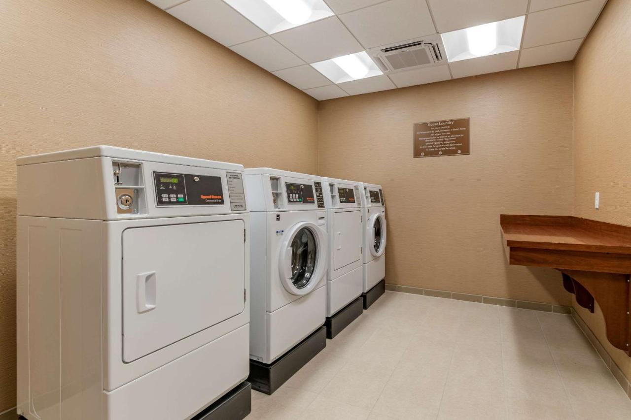Comfort Suites Camp Hill-Harrisburg West Exteriör bild
