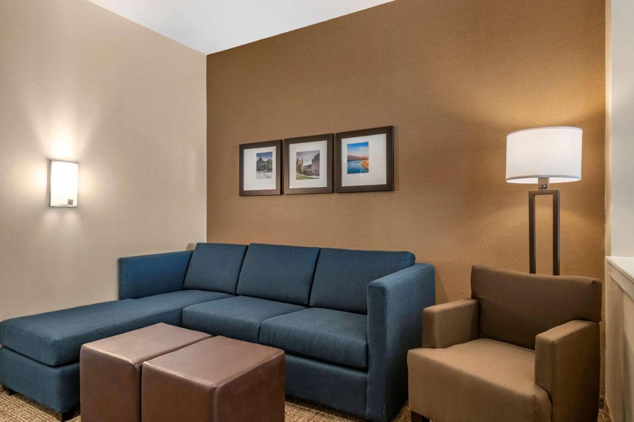 Comfort Suites Camp Hill-Harrisburg West Exteriör bild
