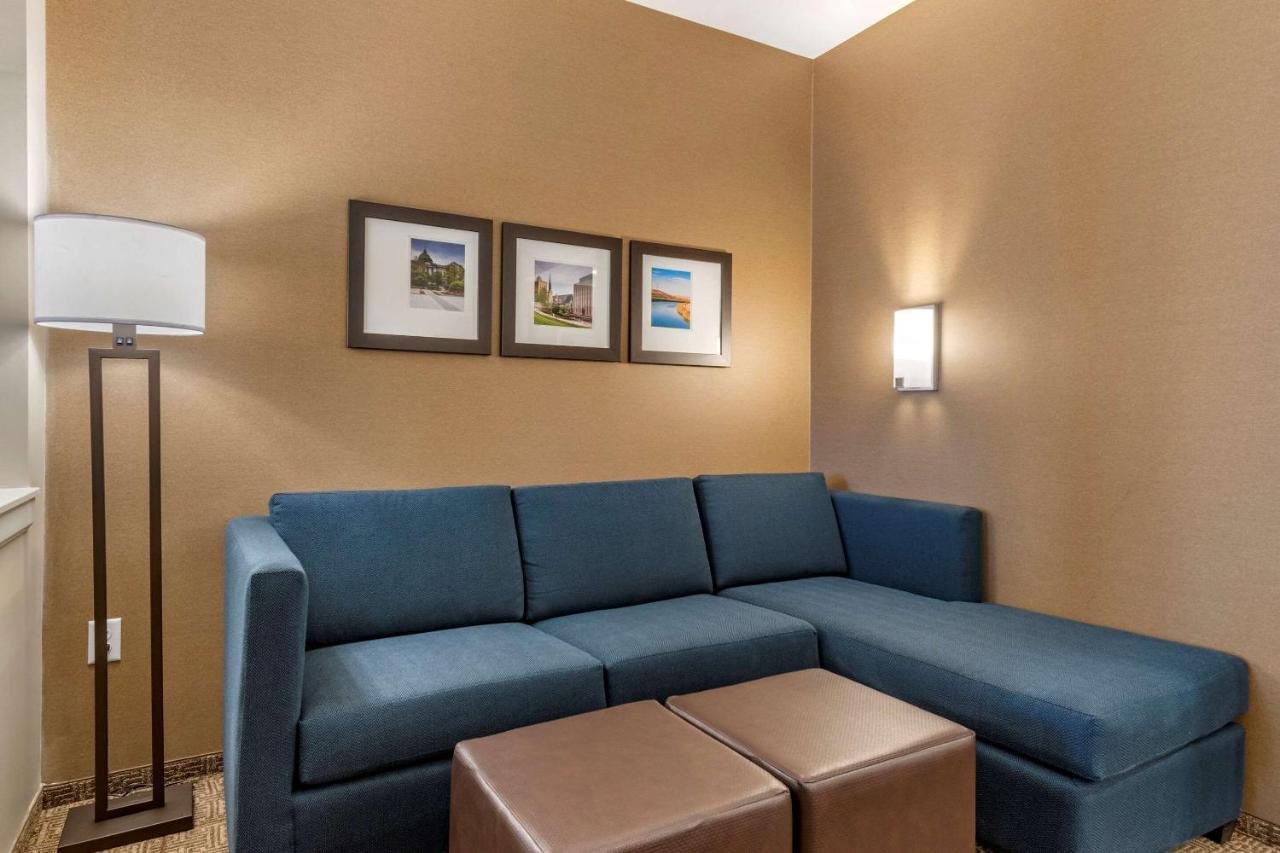 Comfort Suites Camp Hill-Harrisburg West Exteriör bild