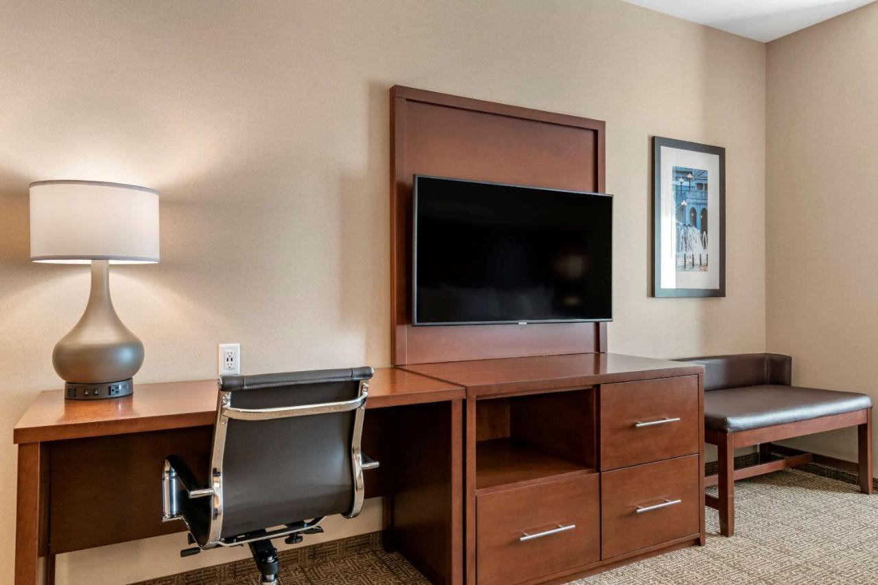 Comfort Suites Camp Hill-Harrisburg West Exteriör bild